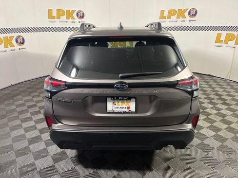 Used 2025 Subaru Forester Premium AWD/4WD image 4