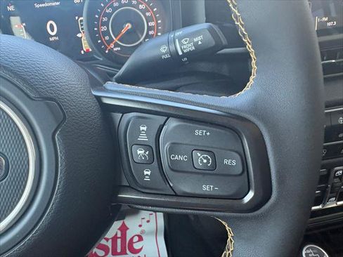Certified 2024 Jeep Gladiator Sport AWD/4WD image 18