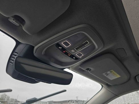 Used 2025 Volvo XC40 B5 Ultra w/ Protection Package Premier image 32