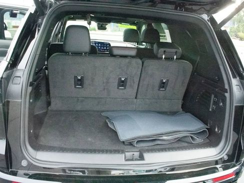 Certified 2024 Chevrolet Traverse RS image 33