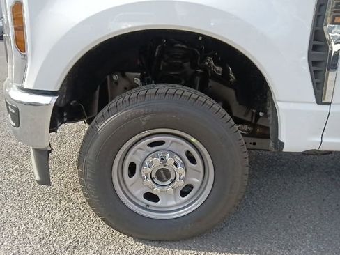 New 2026 Ford F250 XL w/ XL Chrome Package image 10