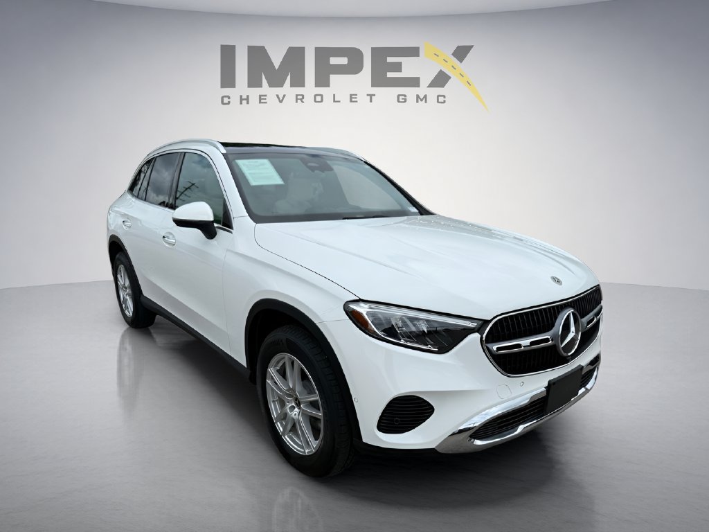Used 2023 Mercedes-Benz GLC 300 4MATIC w/ Exclusive Trim Package image 7