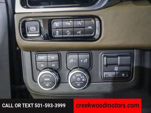 Used 2025 GMC Yukon Denali Ultimate AWD/4WD image 58