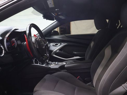 Used 2020 Chevrolet Camaro LT image 16