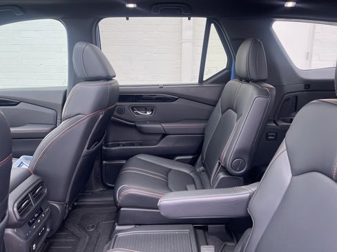 Certified 2024 Honda Pilot TrailSport image 26