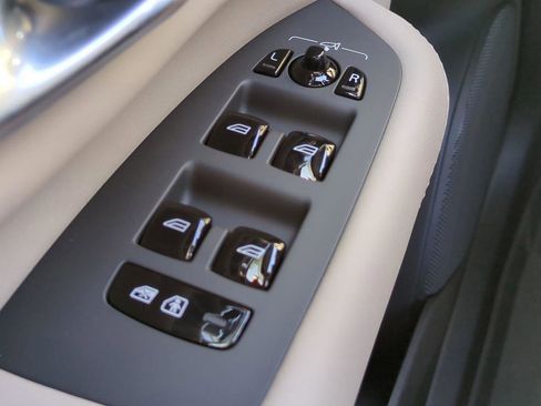 New 2026 Volvo XC90 B6 Plus w/ Protection Package Premier AWD/4WD image 23