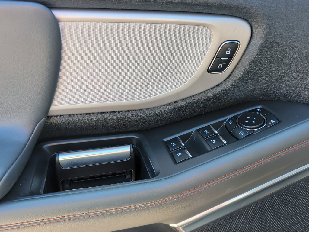 Used 2025 Ford Expedition Active RWD image 9