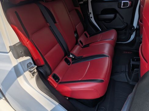 Used 2021 Jeep Gladiator Rubicon image 19