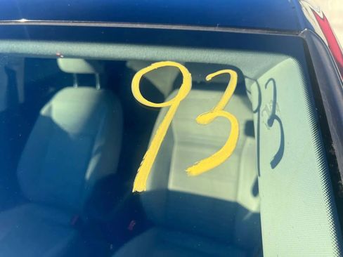 Used 2022 Volkswagen Tiguan S image 33