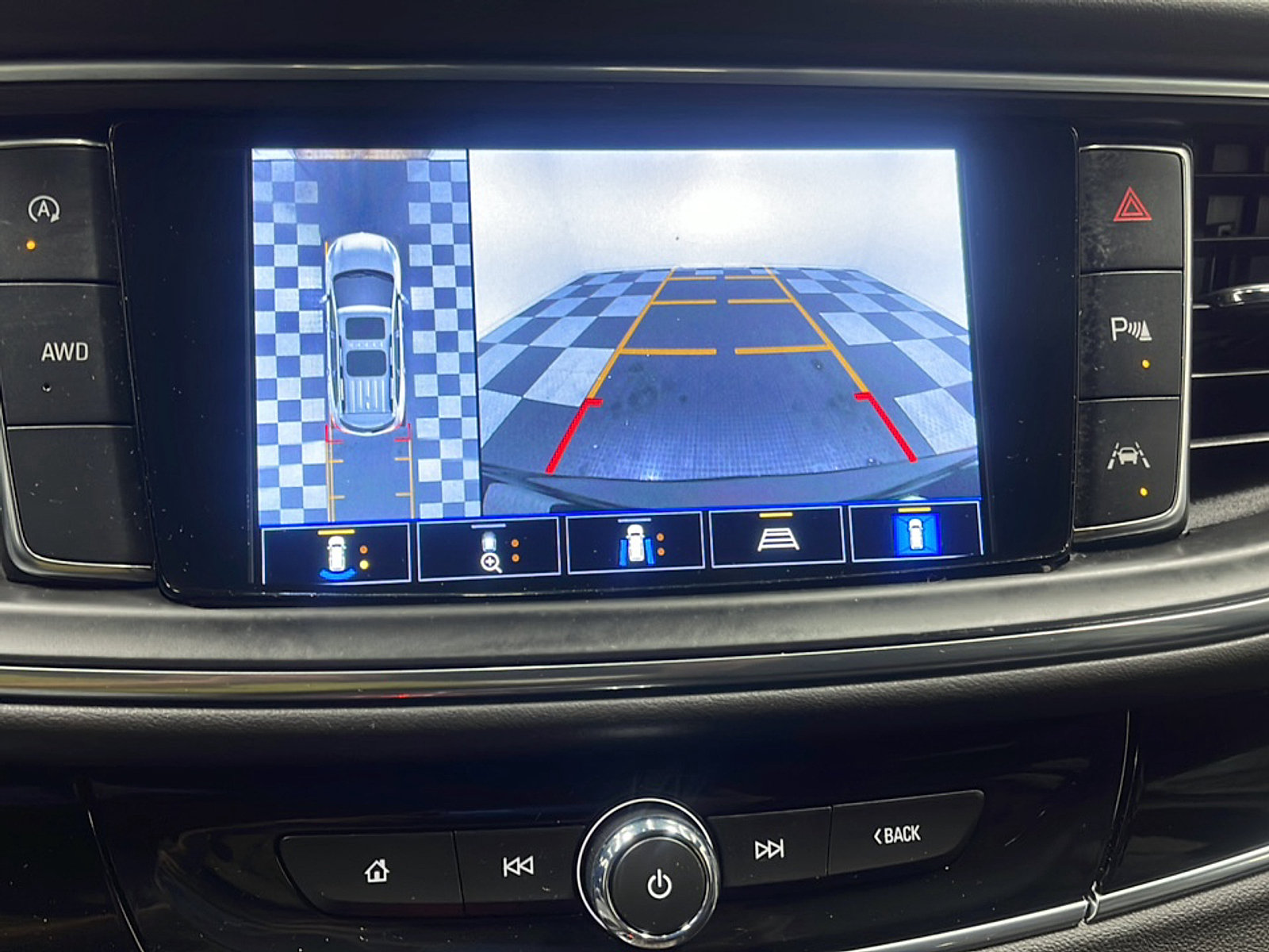 Used 2024 Buick Enclave Avenir AWD/4WD image 10