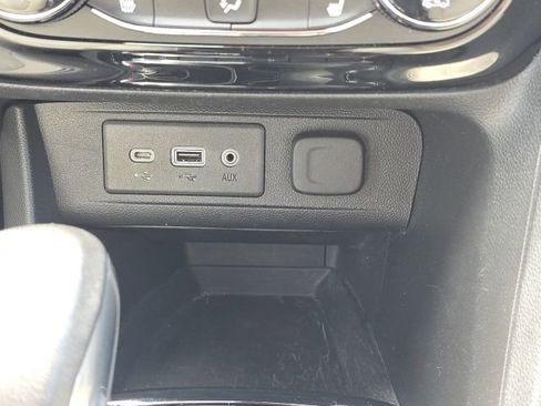 Used 2023 Buick Encore GX Essence w/ Experience Buick Package image 36