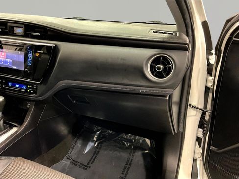 Used 2017 Toyota Corolla SE w/ Carpet Mat Package (TMS) FWD image 26