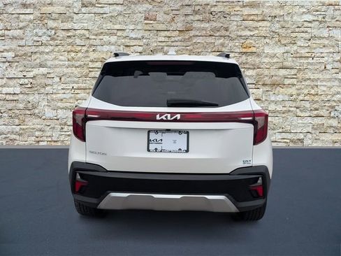 Certified 2025 Kia Seltos EX w/ EX Sunroof Package FWD image 6