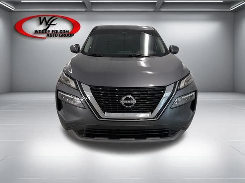 Used 2023 Nissan Rogue SV FWD image 2