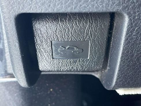 Used 2023 Toyota Tacoma SR w/ SR Convenience Package AWD/4WD image 16