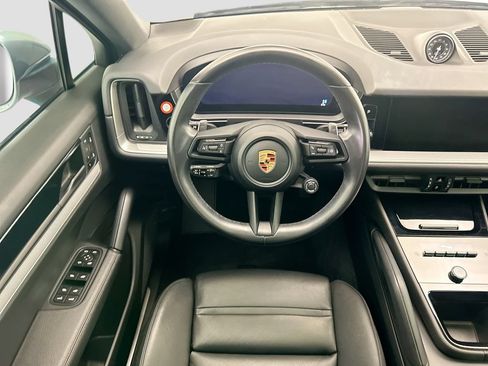 Used 2024 Porsche Cayenne Coupe AWD/4WD image 10
