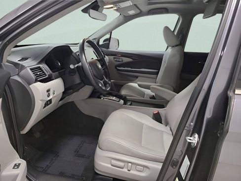 Used 2022 Honda Pilot Touring image 19