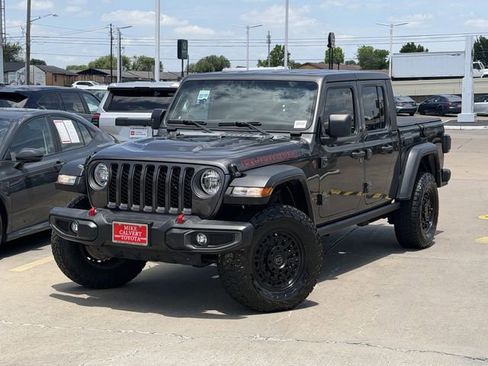Used 2022 Jeep Gladiator Rubicon w/ Cold Weather Group AWD/4WD image 2
