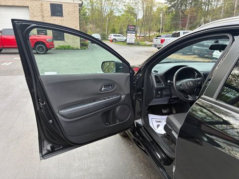 Used 2022 Honda HR-V Sport image 14
