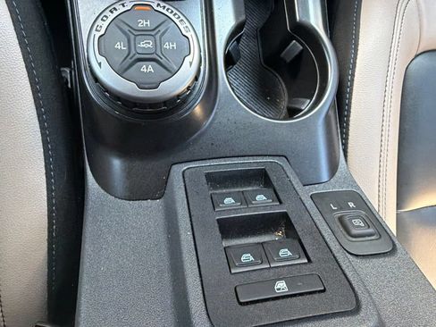 Used 2023 Ford Bronco Wildtrak AWD/4WD image 19