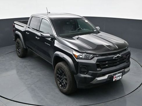 Used 2025 Chevrolet Colorado Trail Boss AWD/4WD image 13