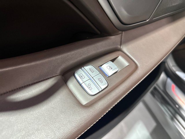 Used 2016 BMW 740i w/ Executive Package 2 RWD image 48