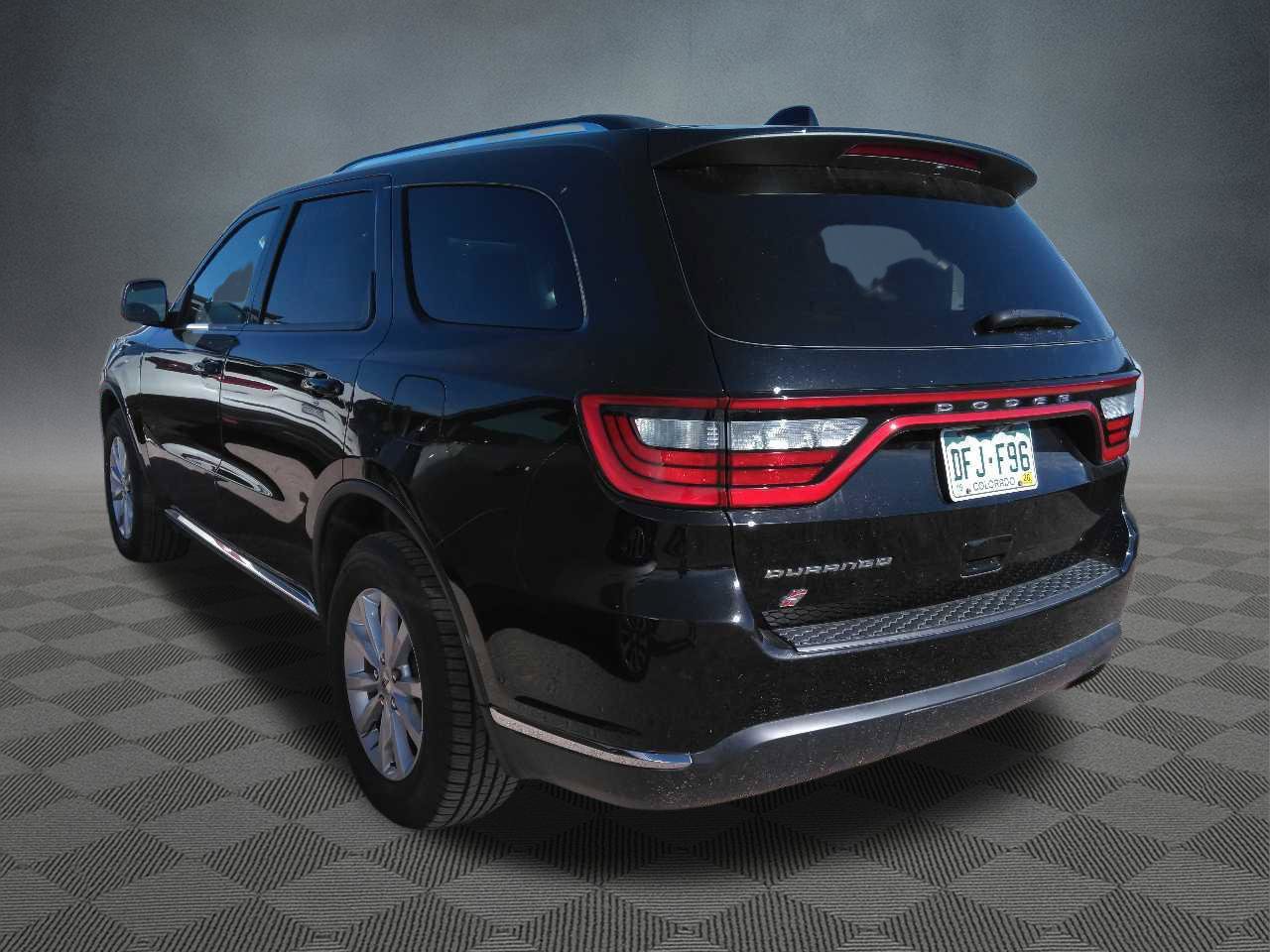 Used 2023 Dodge Durango SXT AWD/4WD image 2