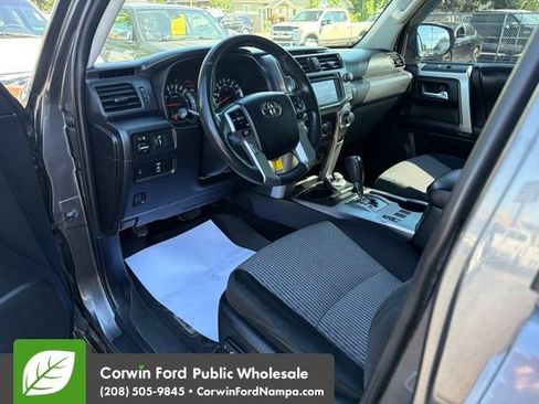 Used 2017 Toyota 4Runner SR5 AWD/4WD image 13