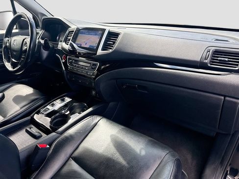 Used 2016 Honda Pilot Touring image 38