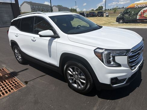Used 2024 GMC Terrain SLT AWD/4WD image 6
