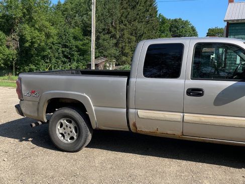 Used 2004 Chevrolet Silverado 1500 LS w/ Light Duty Power Package AWD/4WD image 11