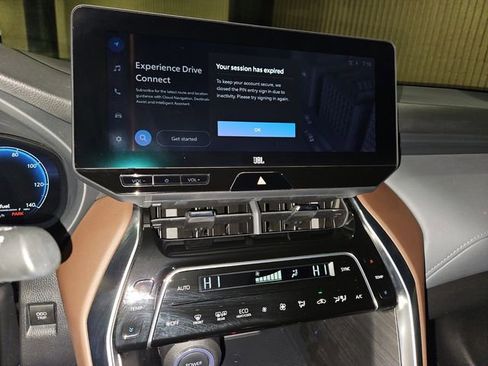 Used 2023 Toyota Venza Limited image 22