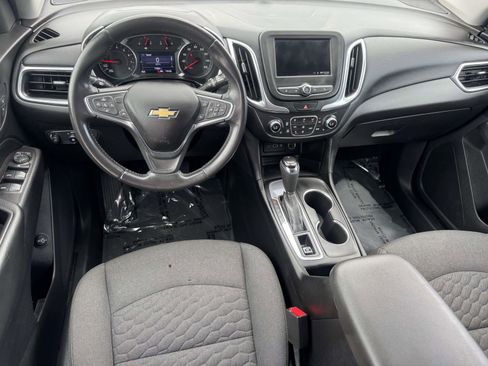 Used 2020 Chevrolet Equinox LT FWD image 2