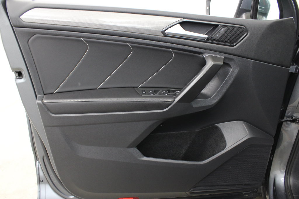 Certified 2022 Volkswagen Tiguan SE FWD image 15