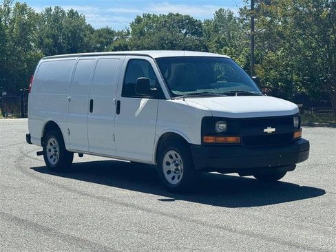 Used 2012 Chevrolet Express 1500 RWD image 8