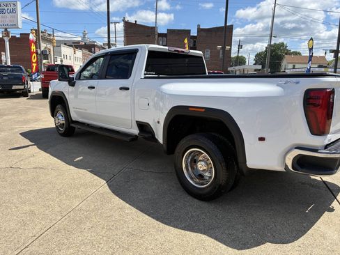 Used 2024 GMC Sierra 3500 Pro AWD/4WD image 3