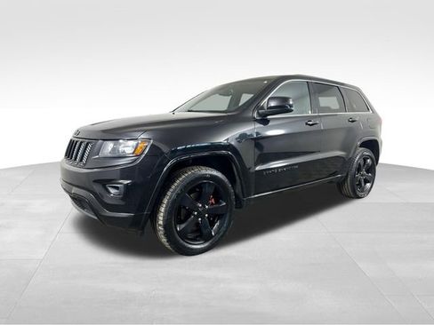Used 2015 Jeep Grand Cherokee Altitude image 2