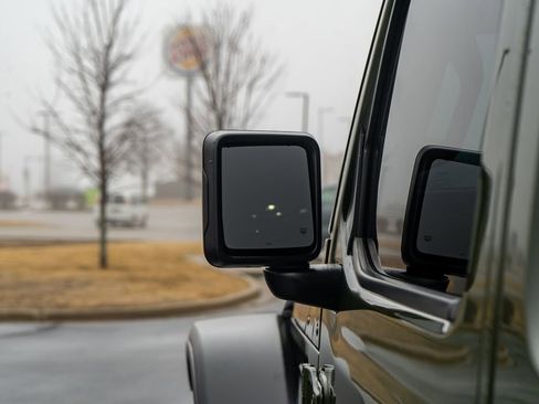 Used 2021 Jeep Gladiator Rubicon image 16