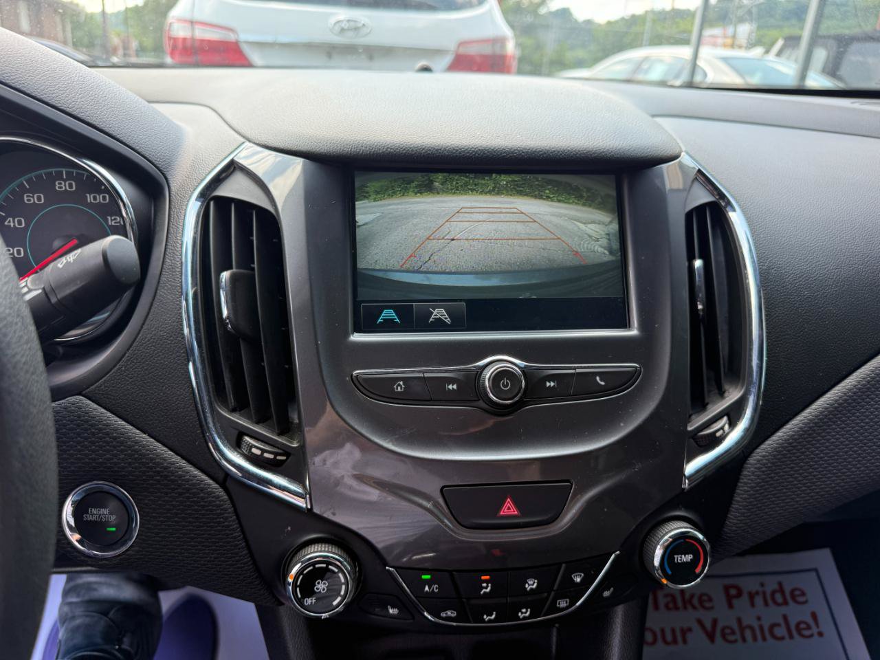 Used 2018 Chevrolet Cruze LT w/ Convenience Package FWD image 18