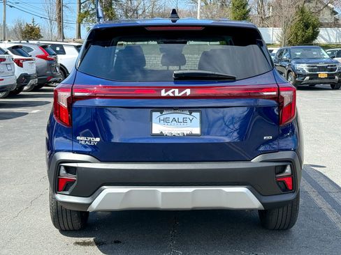 Used 2025 Kia Seltos LX image 6