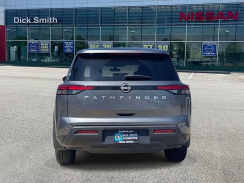 Used 2024 Nissan Pathfinder S image 5