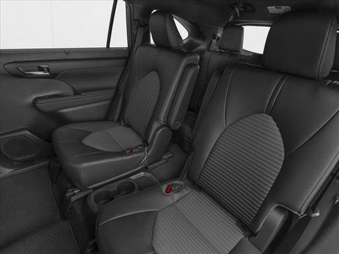 New 2026 Toyota Highlander XSE image 9
