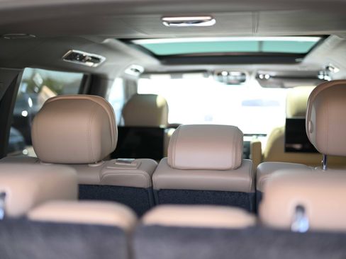 Used 2023 Land Rover Range Rover Long Wheelbase Autobiography image 13