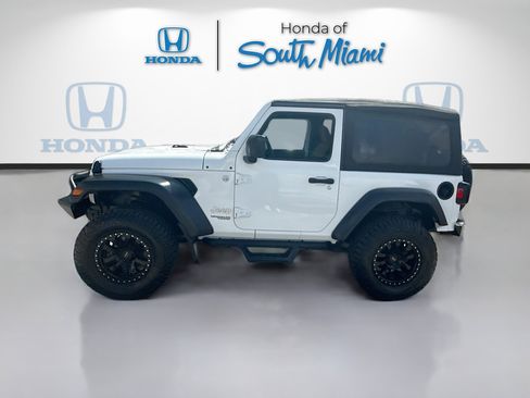 Used 2018 Jeep Wrangler Sport AWD/4WD image 4