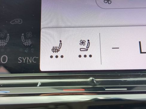 Certified 2024 Volkswagen Atlas SE FWD image 26
