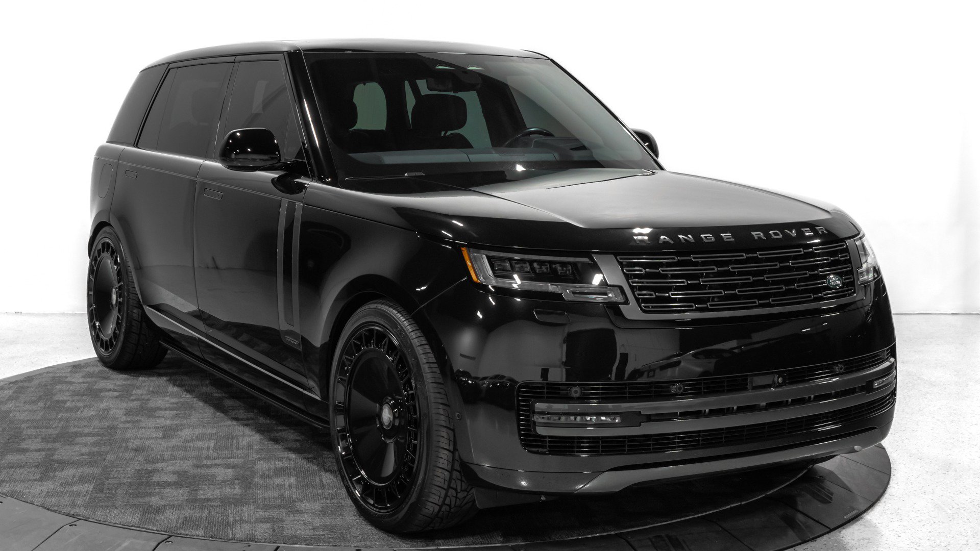 Used 2025 Land Rover Range Rover Long Wheelbase Autobiography AWD/4WD image 8