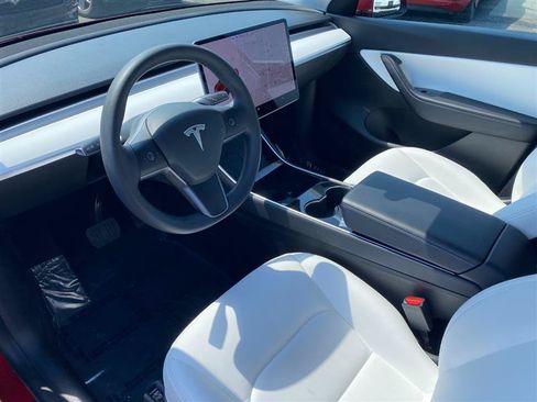 Used 2021 Tesla Model Y Long Range AWD/4WD image 11