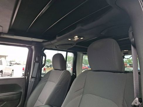 Used 2022 Jeep Wrangler Unlimited Sport AWD/4WD image 13