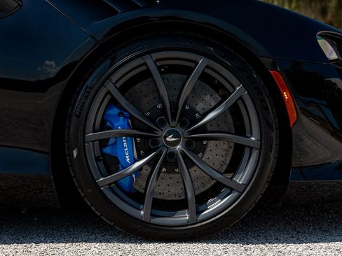 Used 2023 McLaren Artura image 35