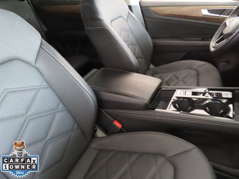 Used 2024 Volkswagen Atlas SE image 28